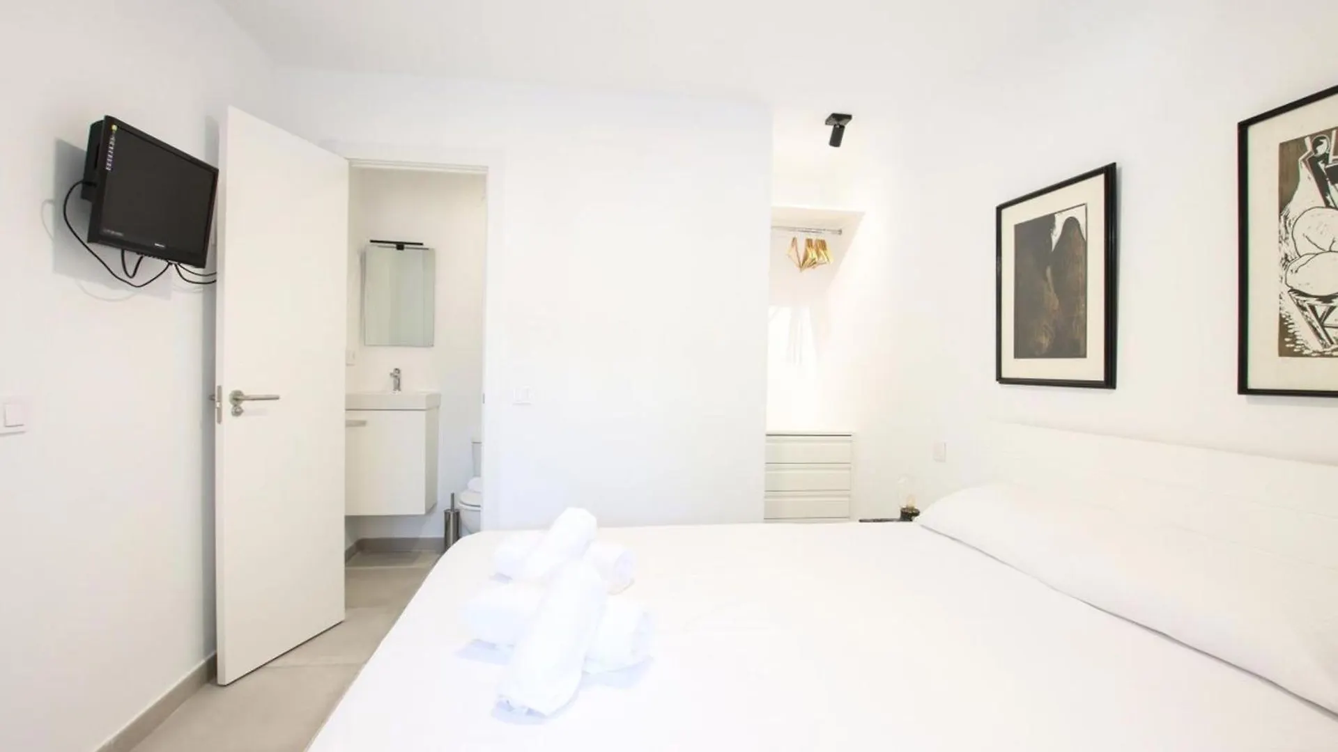 Charming Mallorca Apartment 3 Bedrooms Villa Townhouse Alnair Only 50 Meters From The Sea Great For Families Puerto Pollensa İspanya