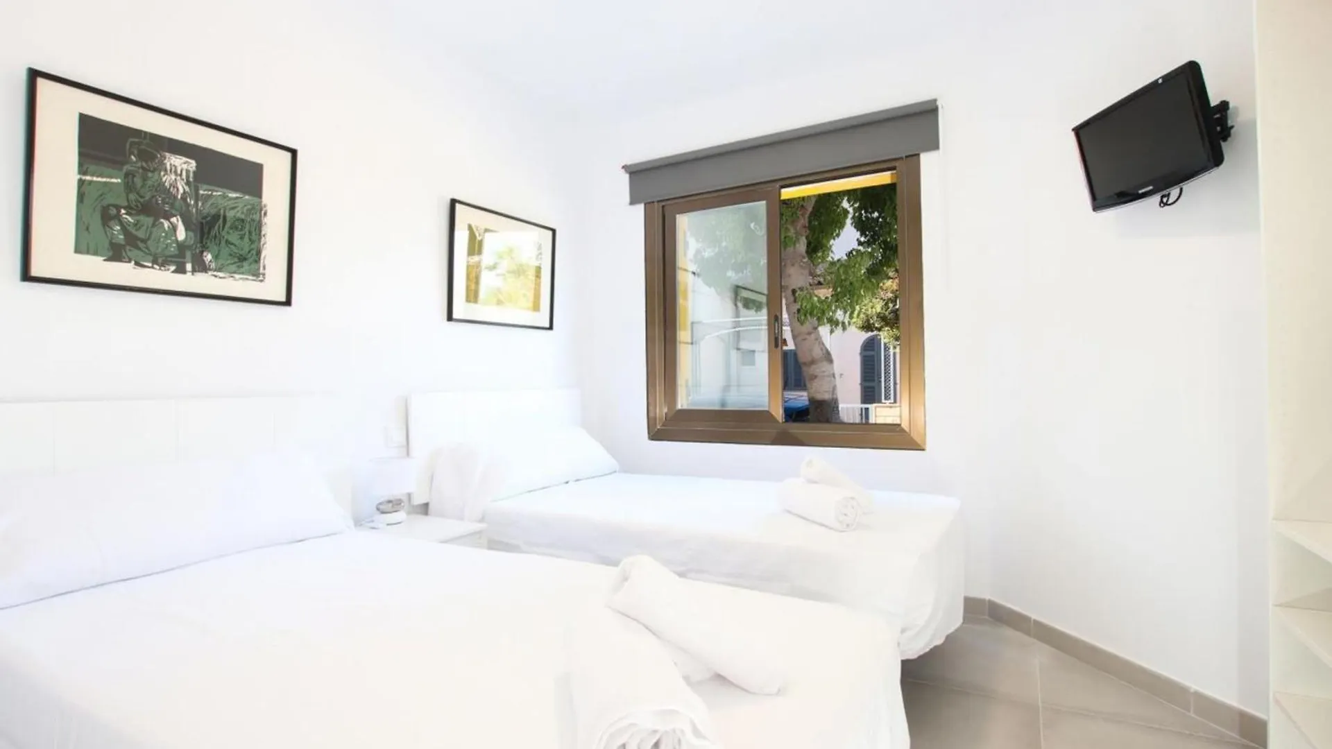 Charming Mallorca Apartment 3 Bedrooms Villa Townhouse Alnair Only 50 Meters From The Sea Great For Families Puerto Pollensa